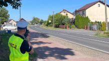 W Zielonej Hucie, w terenie zabudowanym przekroczył prędkość o 56km/h. Kierujący czasowo stracił prawo jazdy