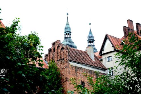 "Ta baszta pęka". Czy renowacja chojnickich zabytk&oacute;w ujętych w rządowym dofinansowaniu rozpocznie się już w tym roku?