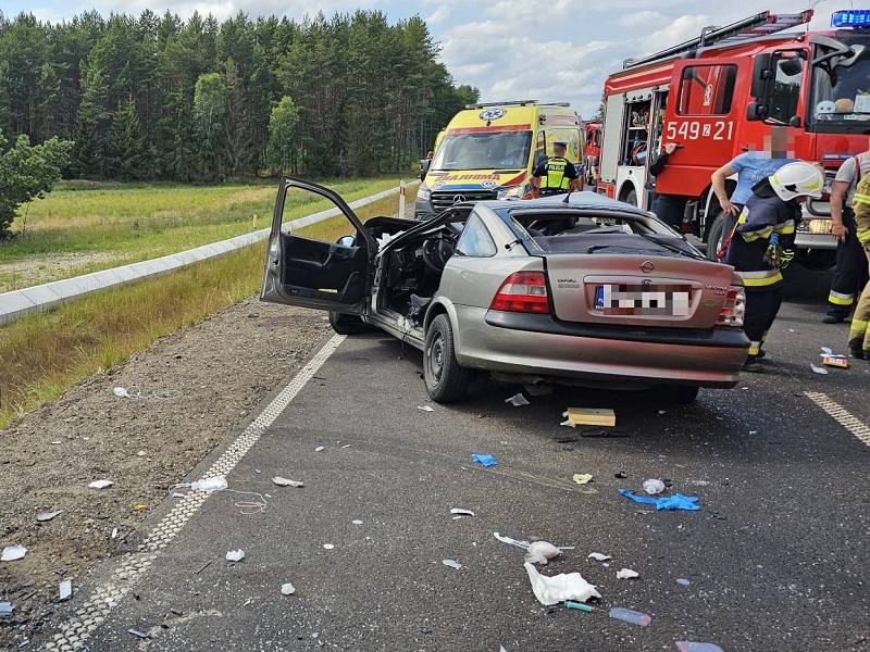 Policjanci z Człuchowa zatrzymali kierowcę busa, który mógł się przyczynić do niedzielnego wypadku na obwodnicy Brzezia