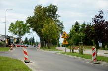 Utrudnienia w ruchu na ul. Wyszyńskiego w Chojnicach. Trwa asfaltowanie drogi