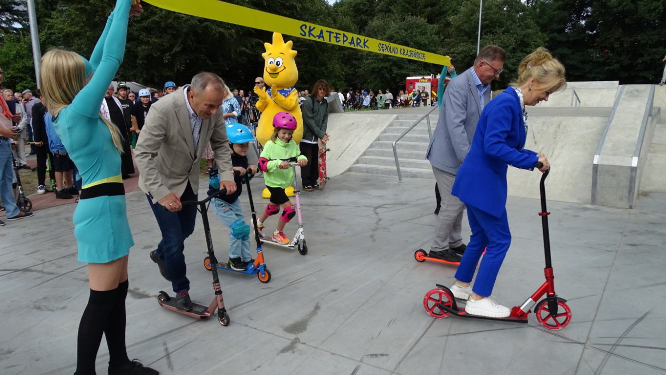 Skatepark w Sępólnie Krajeńskim oficjalnie otwarty i oddany do użytku FOTO