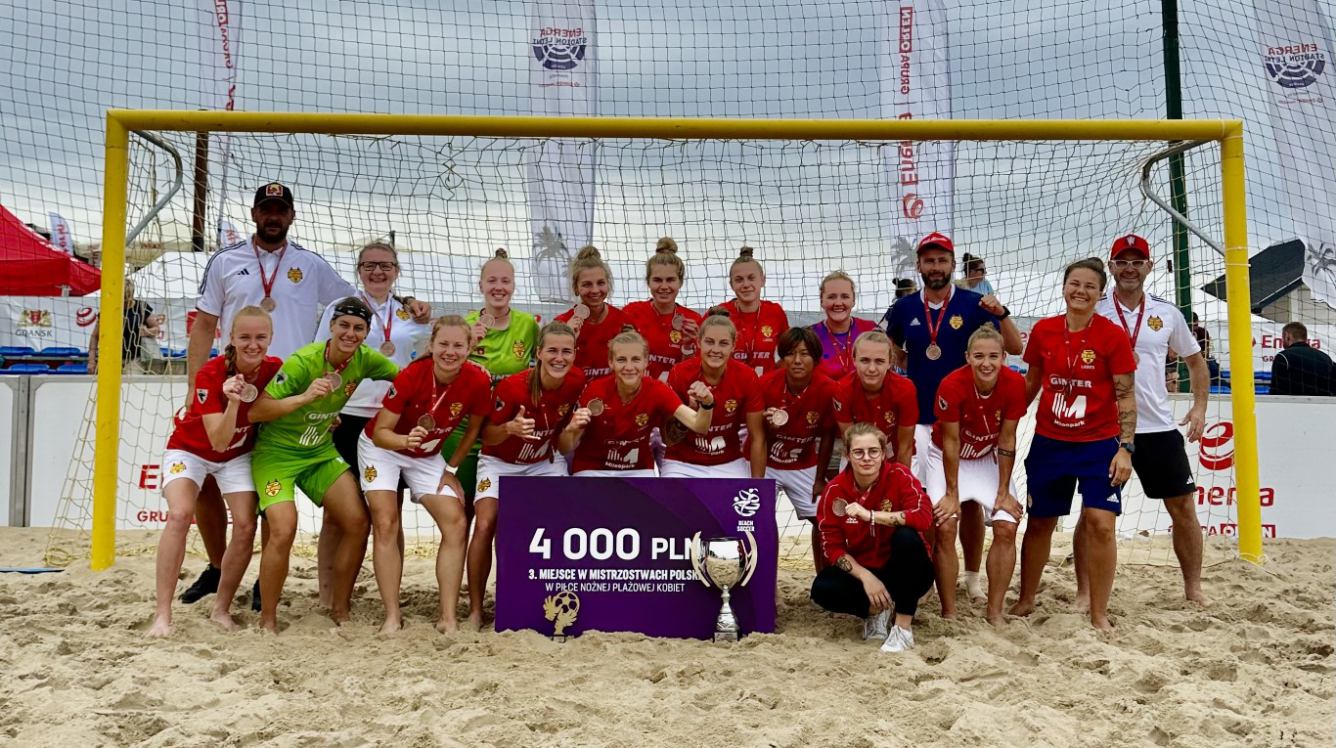 Nie ma tytułu, ale jest brąz. Red Devils Ladies Chojnice zajęły trzecie miejsce w Mistrzostwach Polski Kobiet w Beach Soccerze WIDEO