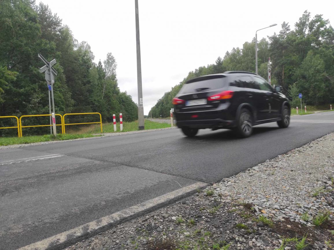 Brak chętnych do zaprojektowania  fragmentu ścieżki pieszo-rowerowej przez przejazd kolejowy w Klawkowie na drodze 235
