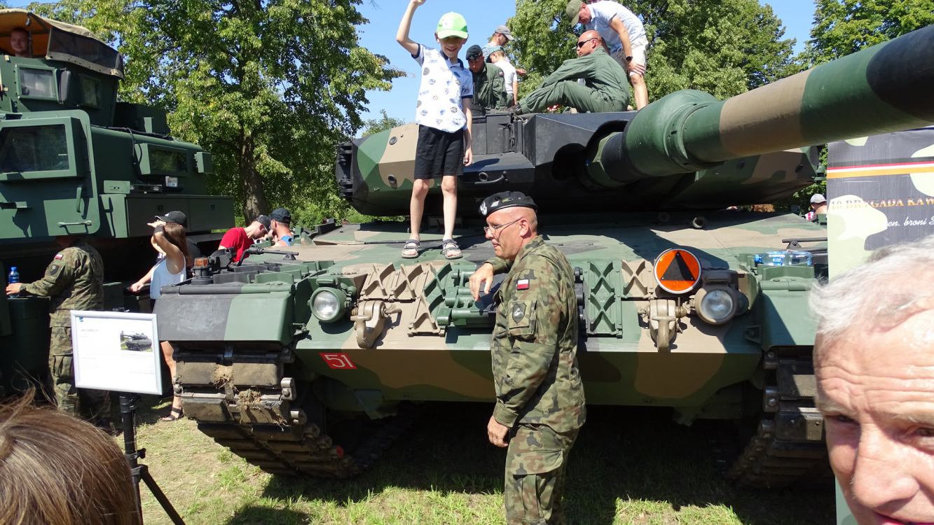 Tłumy mieszkańców Sępólna Krajeńskiego zgromadził wczorajszy piknik wojskowy FOTO