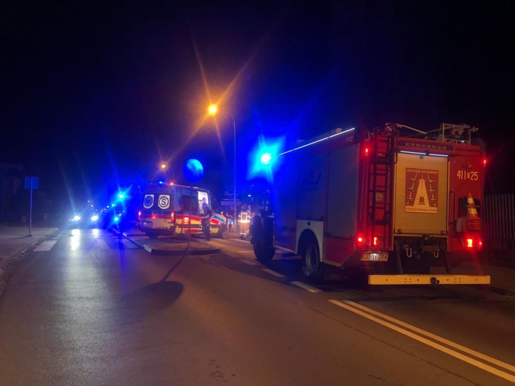 19-latek potrącony przez 19-latkę na przejściu dla pieszych w Chojnicach. Mężczyzna trafił do szpitala