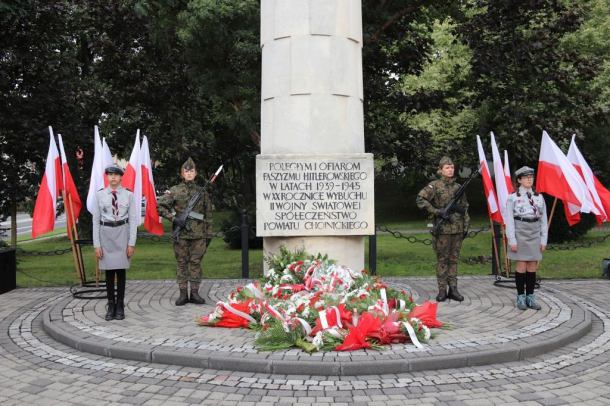 Obchody rocznicy wybuchu II wojny światowej w Chojnicach. "Będziemy zawsze pamiętać" (FOTO)