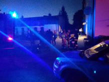 Mieszkańcy poczuli gaz i ewakuowali się z mieszkań. Akcja służb w budynku wielorodzinnym w Czersku