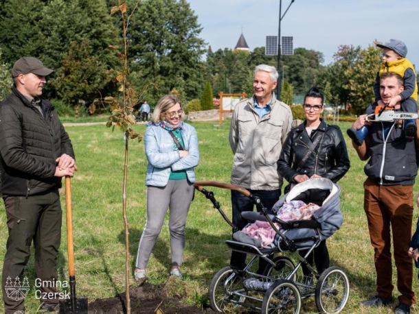 Akcja "Jedno dziecko, Jedno drzewo" w Czersku. Rodzice mają ostatnie dni na zgłoszenie swoich pociech