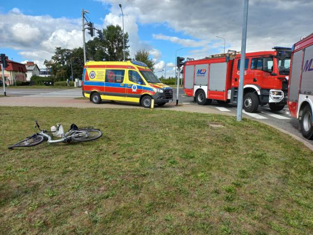 69-letnia rowerzystka potrącona przez ciężarówkę w Człuchowie. Kobieta trafiła do szpitala