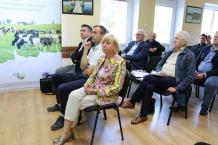 Krowy na łąkach pełnych trawy i ziół i zielone, czyli zdrowe mleko - w Charzykowach podsumowano projekt 