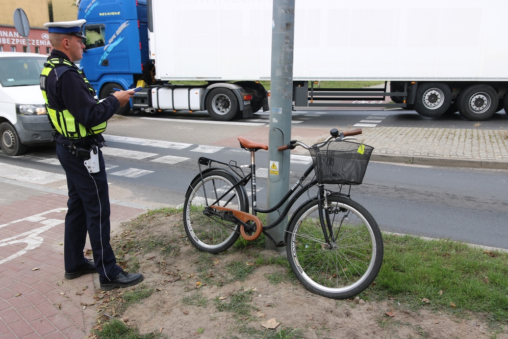 Rowerzystka potrącona przez samochód na przejeździe dla rowerów w Człuchowie
