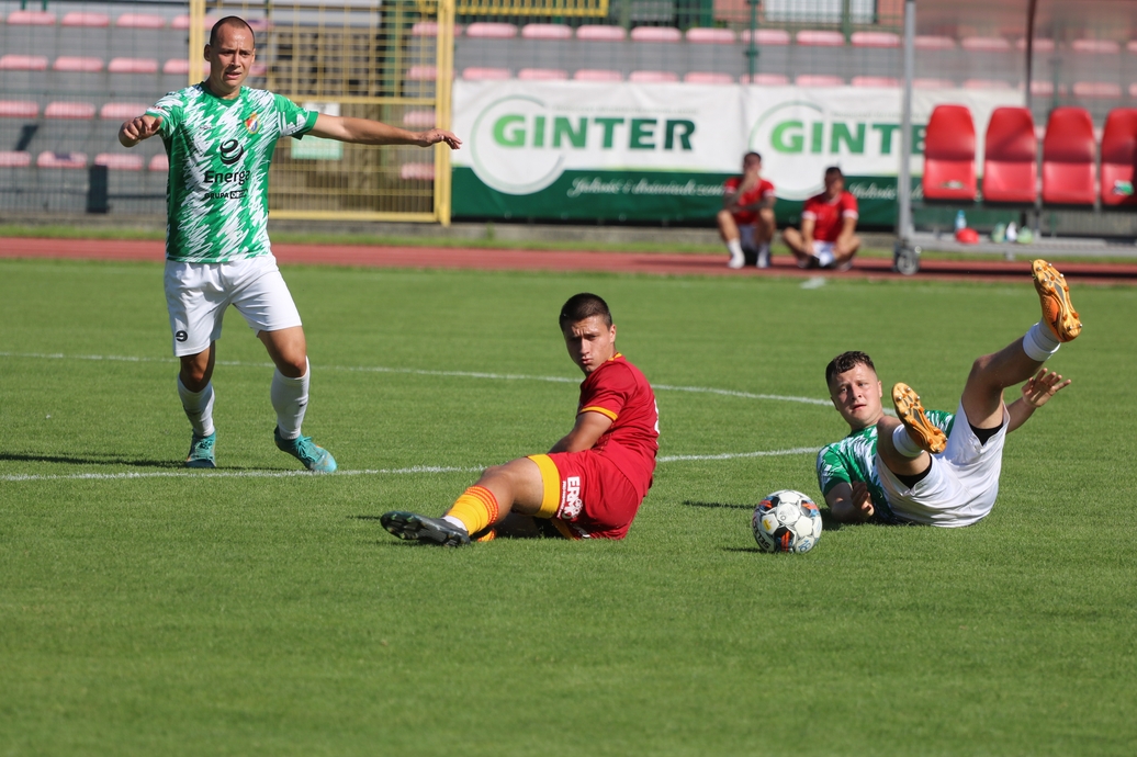 Klęska rezerw Chojniczanki w meczu na szczycie IV ligi. Przegrały u siebie z Gryfem Słupsk aż 15 FOTO