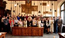 Nauczyciele z chojnickich szkół podstawowych odebrali nagrody burmistrza i stopnie awansu zawodowego (FOTO)
