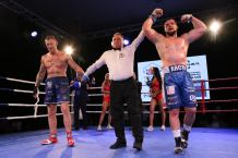 "Fenomenalne uczucie". Krystian Arndt pokonał Huberta Krasuskiego w walce wieczoru Chojnickiego Boxing Show (FOTO)