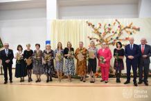 Nauczyciele z gminy Czersk odebrali nagrodę burmistrza z okazji Dnia Edukacji Narodowej