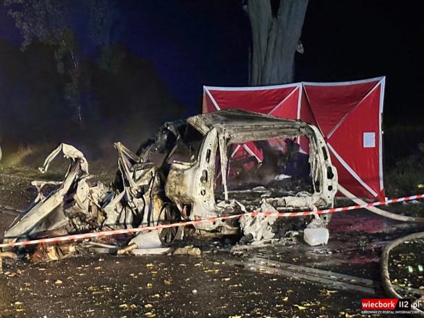 Tragiczny wypadek w okolicach Sępólna Krajeńskiego. W pożarze samochodu zginął mężczyzna