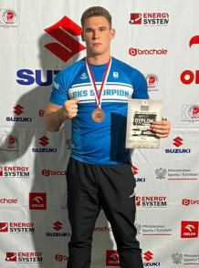 Marta Prill z Gardy Bytów i wychowanek Boksera Chojnice Paweł Wardyn z brązowymi medalami Młodzieżowych Mistrzostw Polski w Boksie