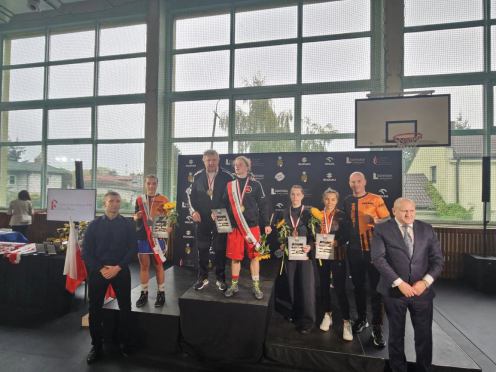 Marta Prill z Gardy Byt&oacute;w i wychowanek Boksera Chojnice Paweł Wardyn z brązowymi medalami Młodzieżowych Mistrzostw Polski w Boksie