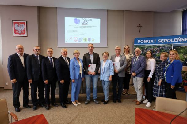 Władze powiatu sępoleńskiego rozstrzygnęły przetarg na przebudowę drogi z Wałdowa w kierunku Olszewki