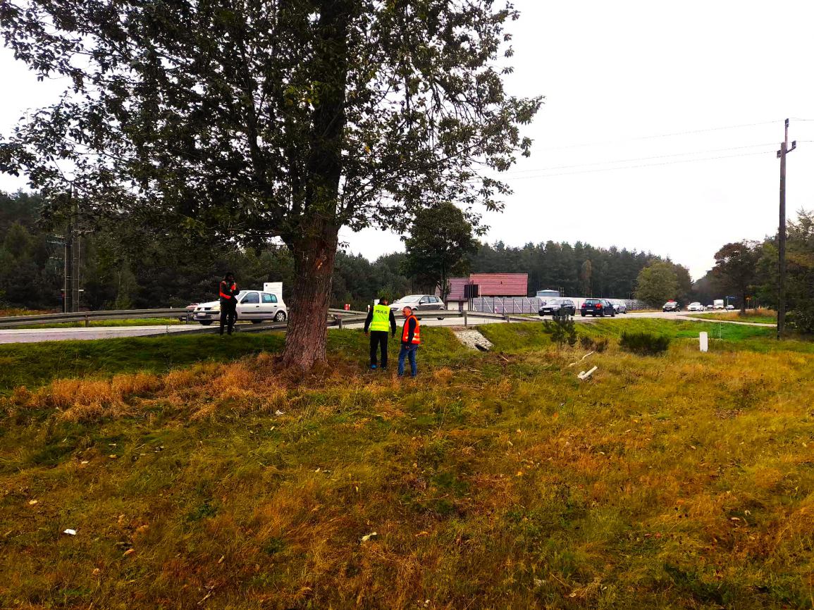 Specjalna komisja badała miejsce śmiertelnego wypadku w Kłobuczynie, w gminie Kościerzyna