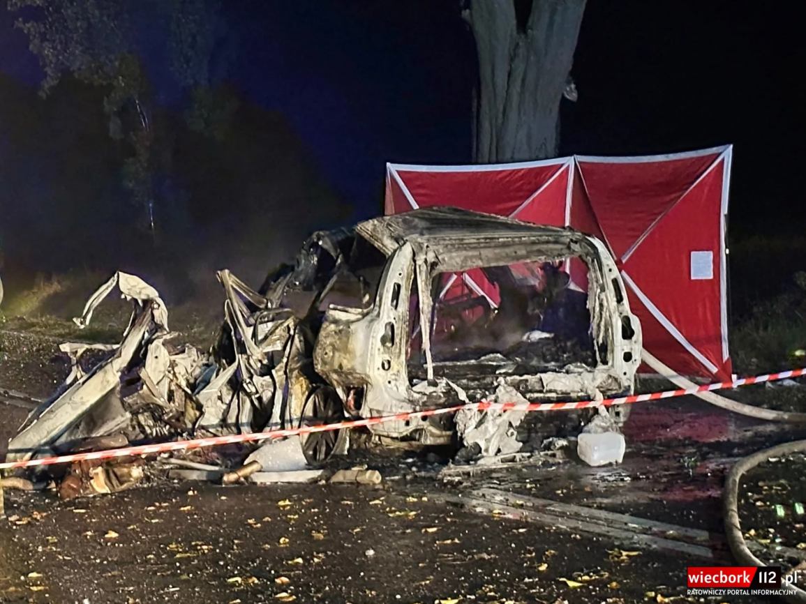 Tragiczny wypadek w okolicach Sępólna Krajeńskiego. W pożarze samochodu zginął mężczyzna