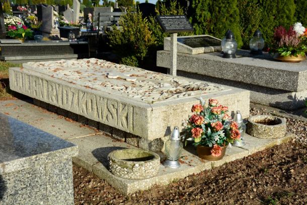 Ponad 4 tys. zł więcej, niż poprzednio. W Chojnicach podsumowano tegoroczną kwestę na cmentarzach