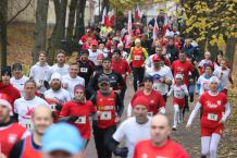 Około 100 zawodników na Biegu Niepodległości w Chojnicach. "Radosny, świąteczny, nieszalony" (FOTO)