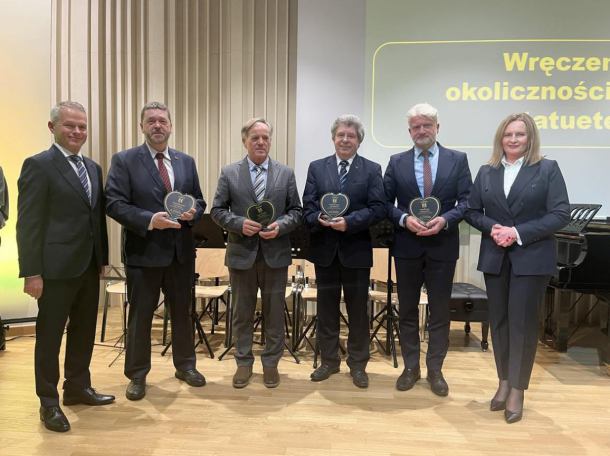 Powiat kościerski świętował jubileusz 25-lecia samorządu. Z tej okazji odbyła się uroczysta sesja (FOTO)