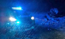 Dachował, a potem pieszo uciekł z miejsca kolizji. Bytowscy policjanci zatrzymali pijanego kierowcę po pościgu