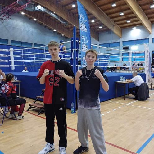 Złoto i srebro do kolekcji. Amelia Seydak i Sandra Resemann z Boxing Team Chojnice na podium Pucharu Polski w Boksie