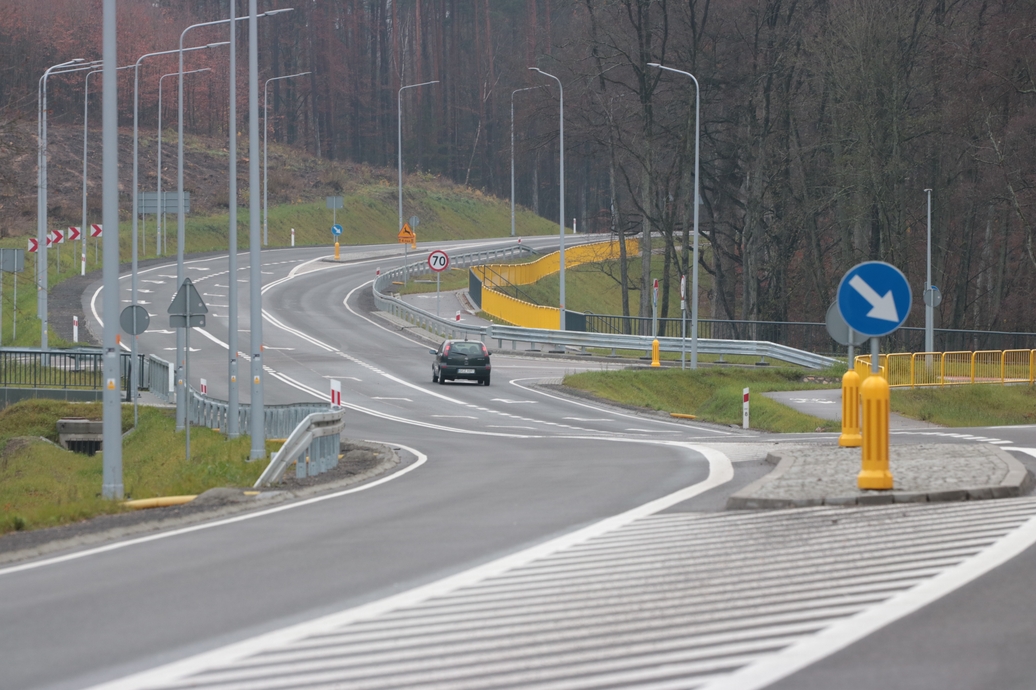 Nowy most i 3 kilometry drogi za 37 mln zł. Zakończył się remont berlinki od Buszkowa, w gminie Debrzno FOTO