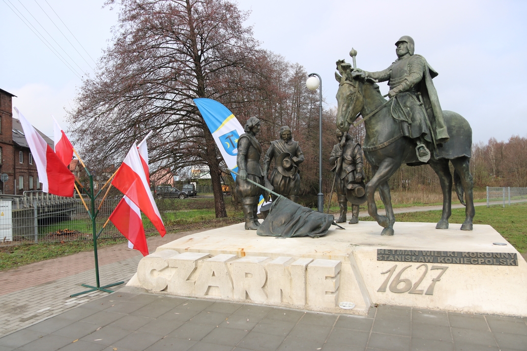 Pomnik upamiętniający bitwę pod Czarnem w 1627 roku jest już gotowy. Kosztował blisko 1,5 mln zł FOTO