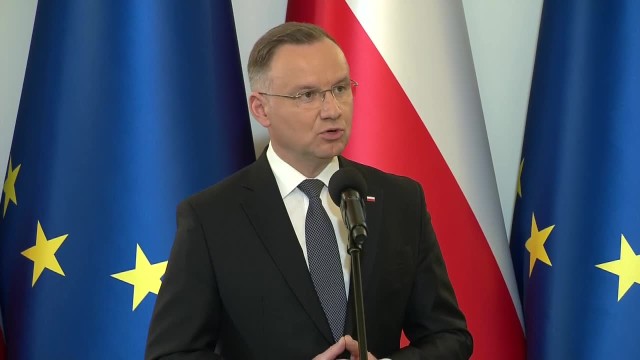 Prezydent powołał dwutygodniowy rząd Morawieckiego. Składa się głównie z kobiet