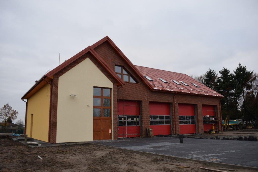 Dobiega końca budowa nowej remizy strażackiej w Karsinie. Budynek powstaje przy ulicy Długiej