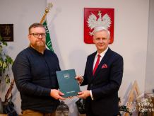 Gmina Czersk podpisała umowę na wykonanie ścieżki rowerowej w kierunku Karsina