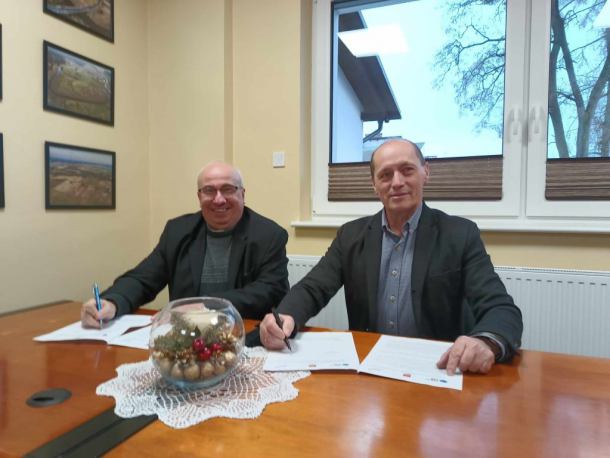 Kolejne wsparcie na remont zabytkowego kościoła w Konarzynach. Tym razem to ołtarz i malowidła na suficie