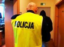 Nawet 5 lat więzienia grozi sprawcy zniszczenia domofonu w kamienicy w centrum Kościerzyny