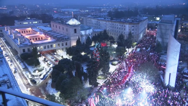 Zwolennicy PiS-u protestowali przed Sejmem. Wiec solidarności z Kamińskim i Wąsikiem