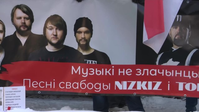 Przed białoruskim konsulatem w Białymstoku manifestowano poparcie dla uwięzionych przez reżim muzyków