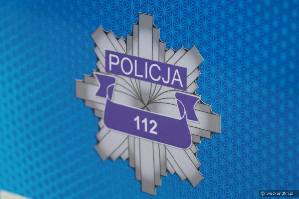 Tragiczny wypadek podczas ścinki drzew w gminie Lipnica. Drzewo przygniotło 20-letniego pilarza