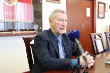 Radny powiatu tucholskiego krytycznie o nieobecności wójtów na jubileuszu 25-lecia tego samorządu