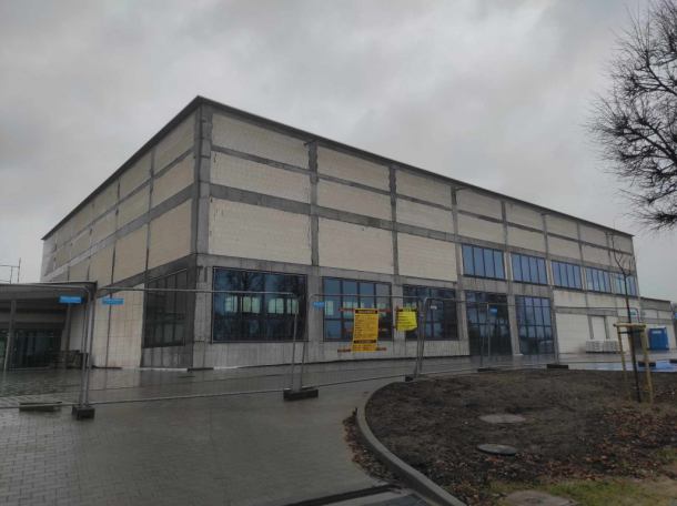 Radni Brus obawiają się o finansowanie drugiego etapu budowy miejscowej hali sportowej