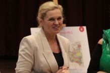 Minister edukacji Barbara Nowacka oficjalnie otworzy swoje biuro poselskie w Debrznie