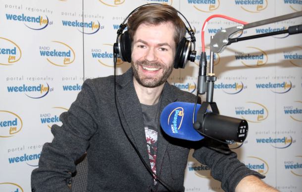 LEO PIK od lat mieszka i tworzy w Warszawie. Dziś zagra w swojej rodzinnej Tucholi. Jutro wystąpi w Wierzchowie Dw.