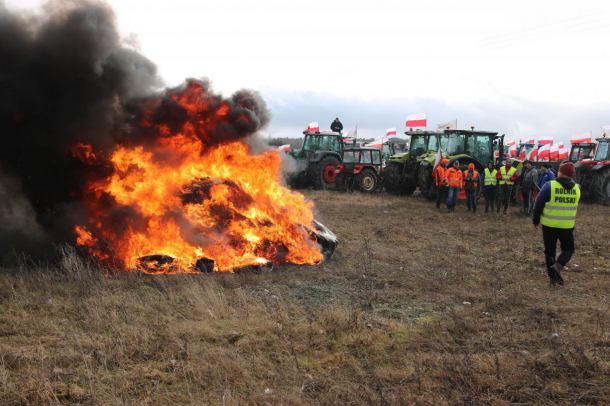 Rolnicy z powiatu człuchowskiego zaostrzają protest. Dziś rozpoczynają kilkudniową blokadę dróg krajowych