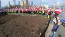 Rolnicy protestowali w Warszawie przeciwko "Zielonemu Ładowi" UE i wolnemu handlowi z Ukrainą