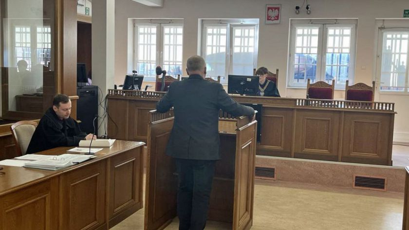 Przed sądem w Kościerzynie miał w czwartek ruszyć proces w sprawie byłego kierownika schroniska dla zwierząt