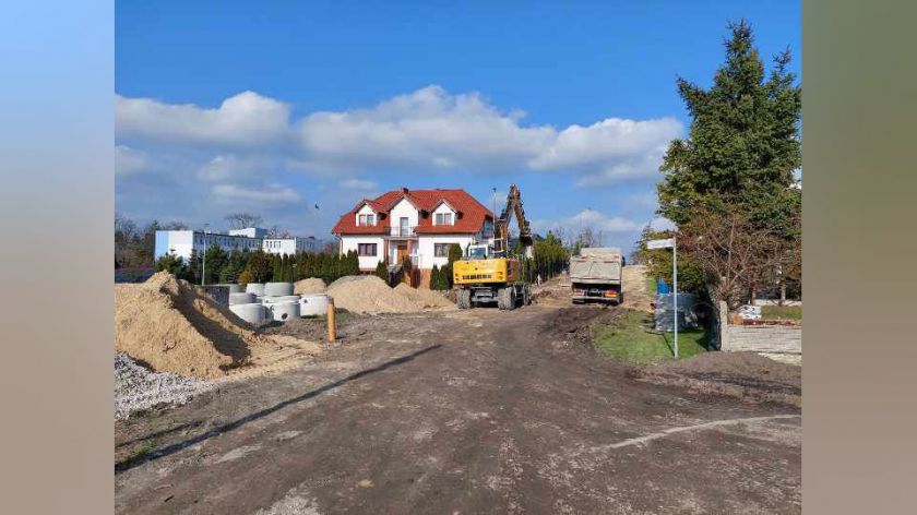 Trwa budowa kanalizacji sanitarnej na trzech ulicach w Więcborku. Koszt to 855 tysięcy złotych