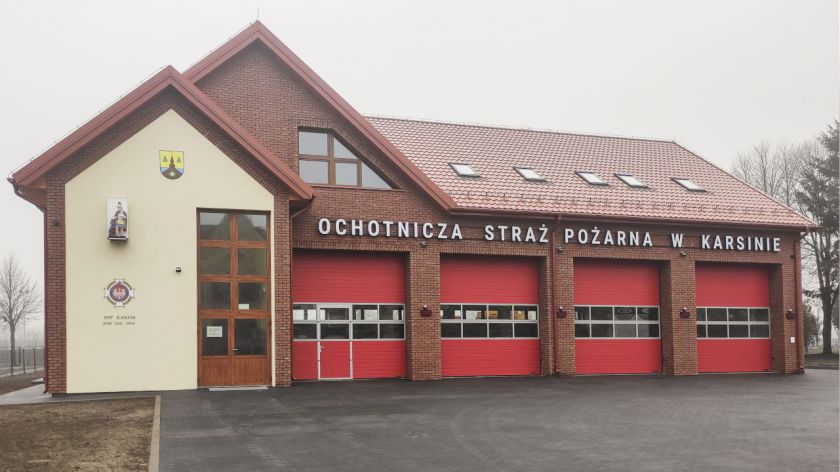 Zakończyła się budowa nowej remizy strażackiej w Karsinie, w powiecie kościerskim