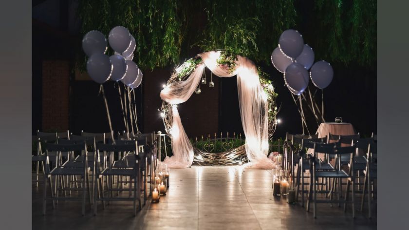 Jak wybrać idealne dekoracje weselne dopasowane do miejsca uroczystości?
